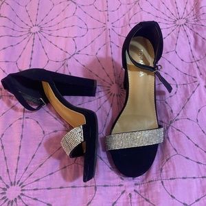 Sparkly, Black Heels- size 8 **LIKE NEW**